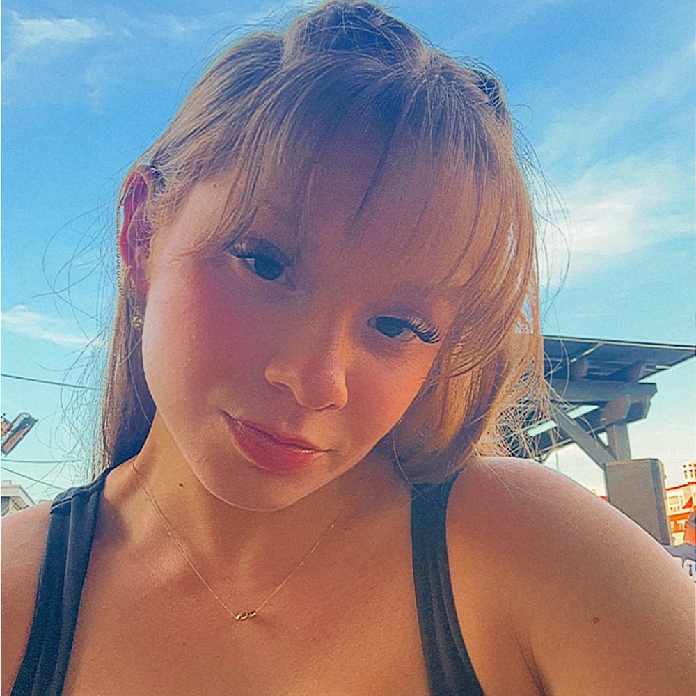 Meet your Posher, Olivia